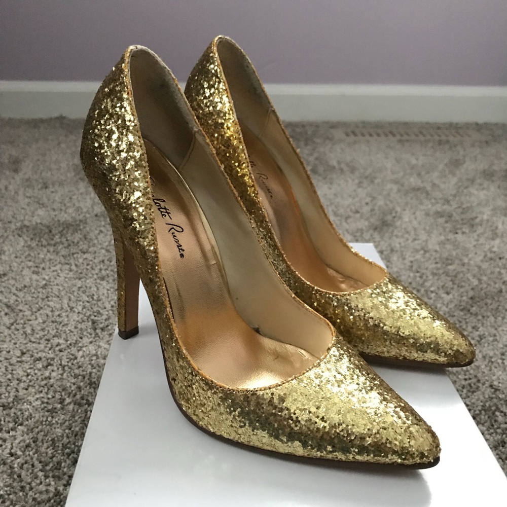 Gold glitter pumps